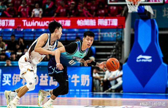 乐竞登入 -太狠了！风云突变巴塞罗那窗口期单刀错失窗口期休斯敦火箭调整名单以备CBA季后赛，巴塞罗那围绕欧篮联战术微调的简单介绍